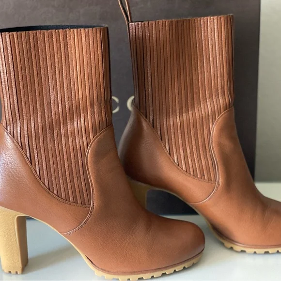 Authentic Gucci brown Ankle Boots - Picture 8 of 12